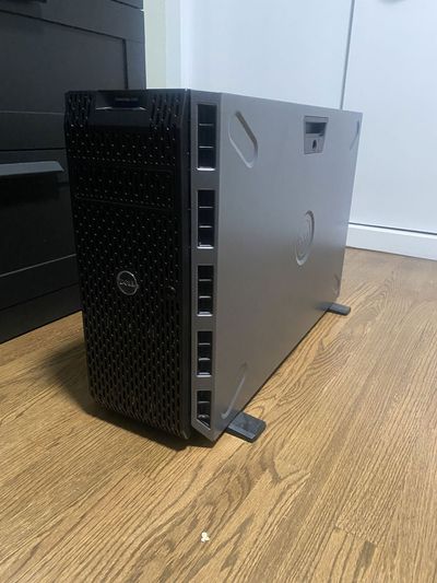 Dell T620 Front