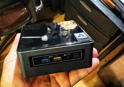 Intel NUC with Arch Linux
